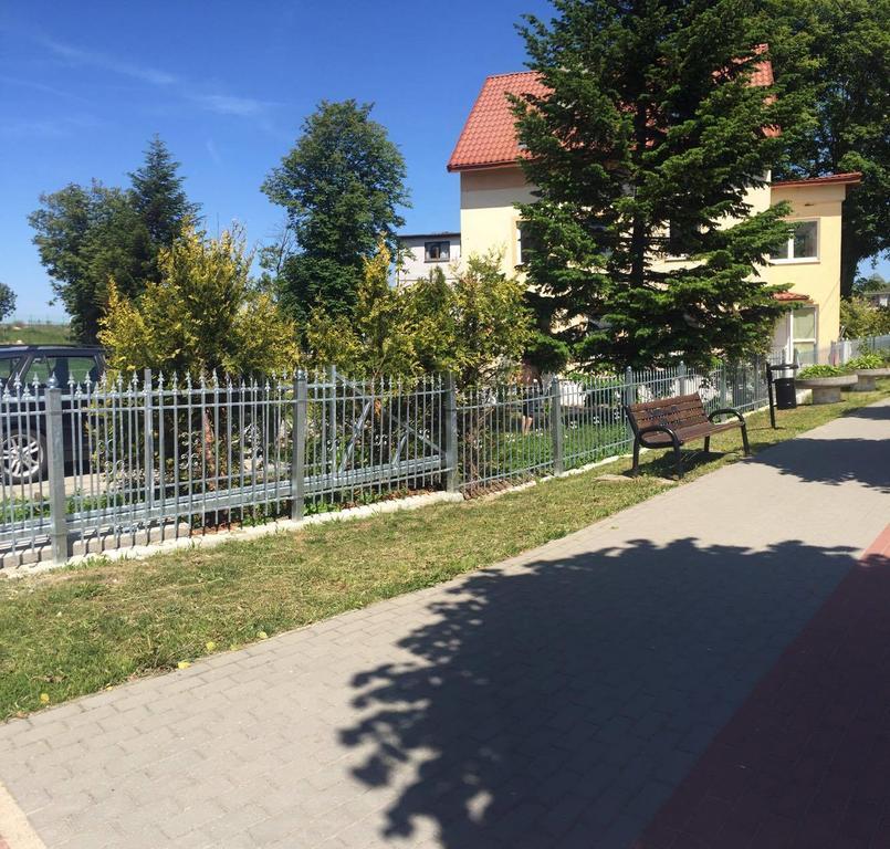 Willa Plaza Pokoje I Domki Z Widokiem Na Morze Lägenhet Dziwnów Exteriör bild